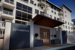 Beautiful furnished apartment in Rondebosch